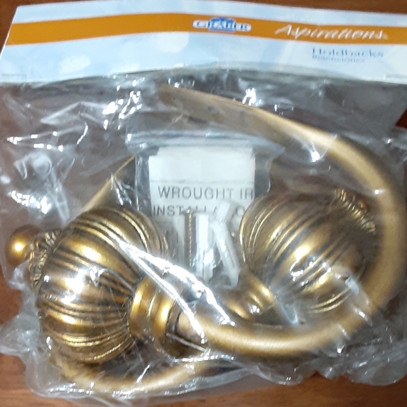 Graber Other - Graber Timeless Gold Elegance Drapery Holdback NEW